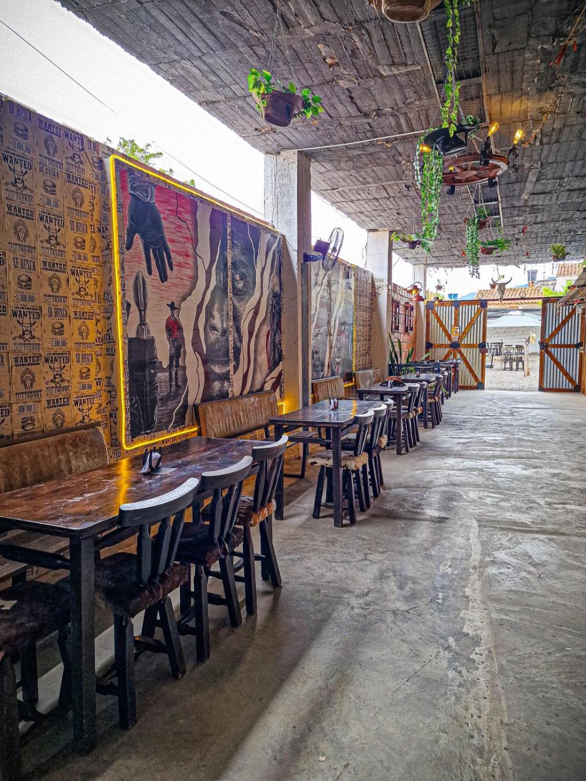 Urban Hostal San Gil- Piscina Restaurante Bar Exterior foto