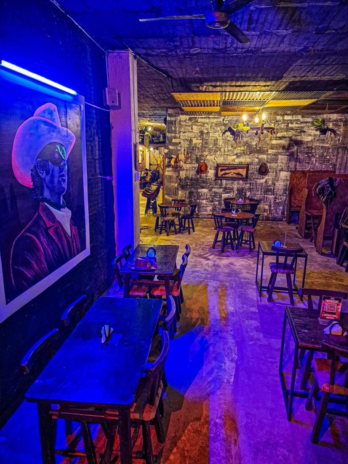 Urban Hostal San Gil- Piscina Restaurante Bar Exterior foto